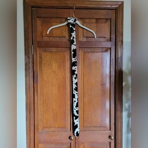 Lisa Says Gah cow print faux fur flower buckle belt